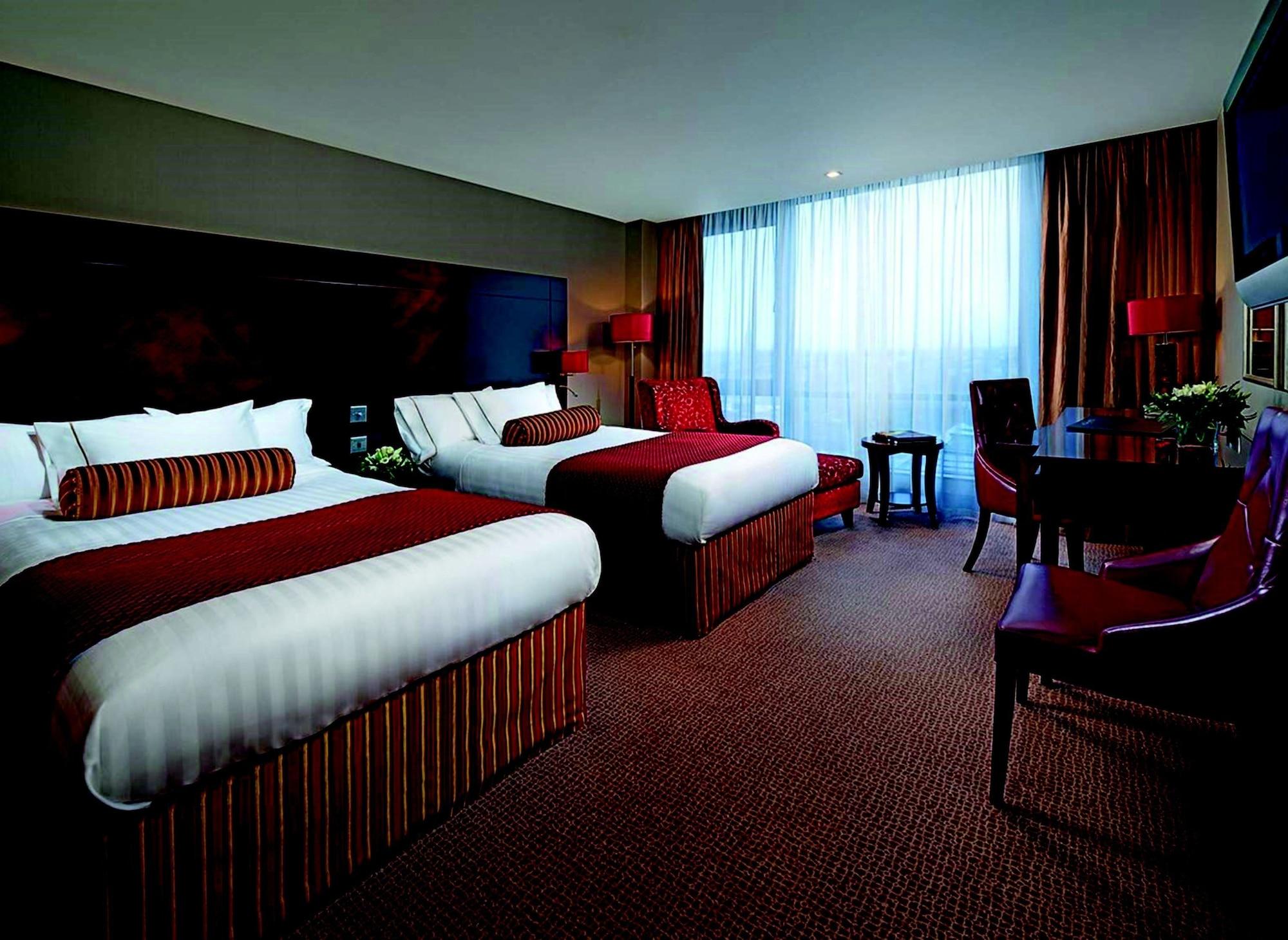 The Savoy Hotel Limerick Ngoại thất bức ảnh A room at the Crowne Plaza Hotel, Dublin